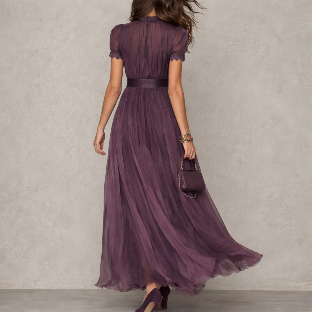 Flavia Vestido largo morado con escote en V y ribete de encaje de gasa